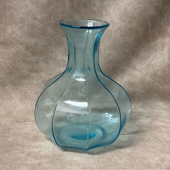 Vintage Indiana Tiara Glass Blue Vase - Picture 3 of 4